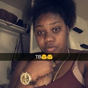 Meet your Posher, Denazia